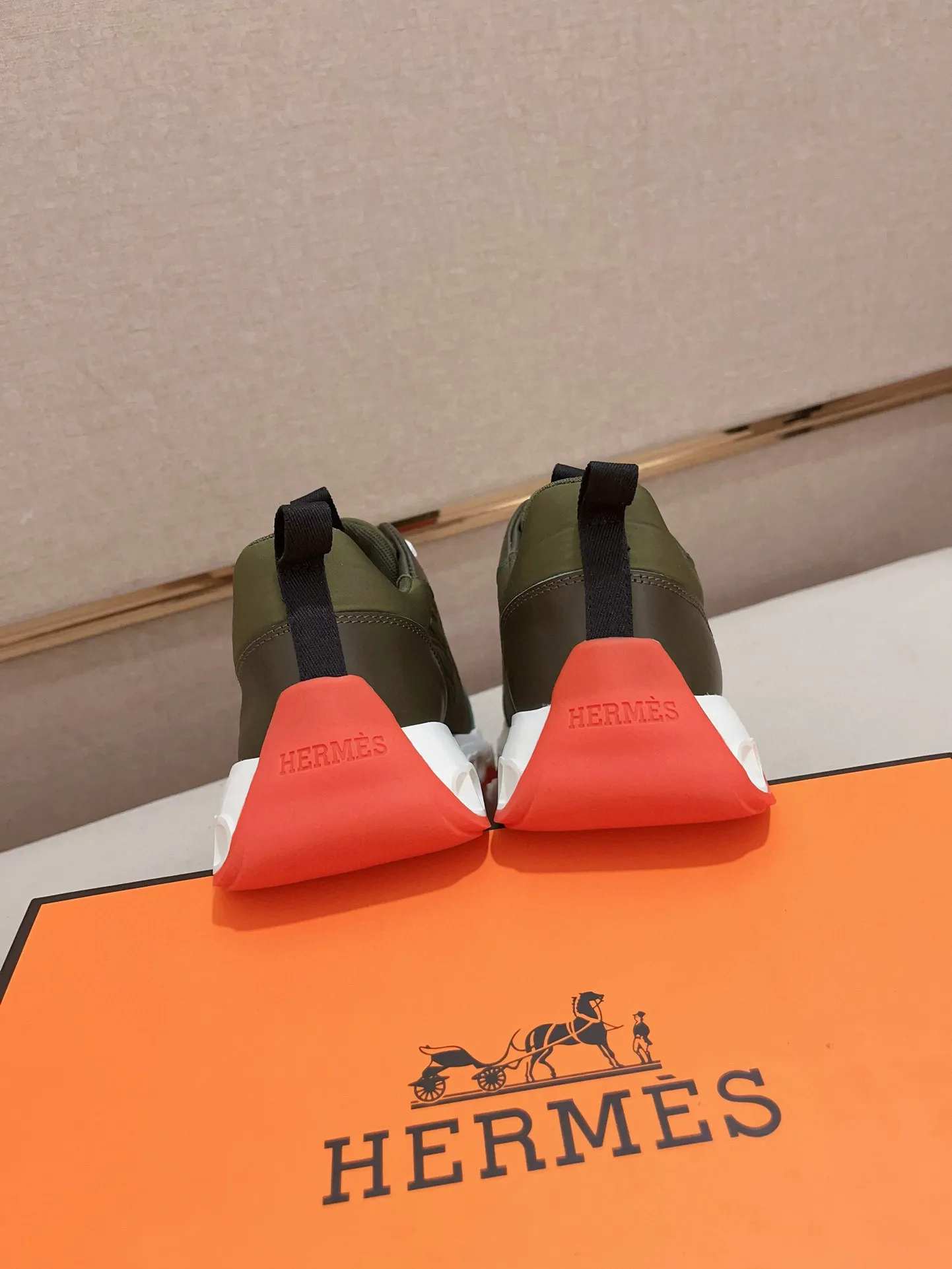 Factory price: 460💰《HERMES》【Classic Original Version】Hermès; Top 🔝 Purchasing Agency 🔍🔍 Men's latest 🇺🇸 counters are on sale simultaneously, original imported from Italy ▲▲First-layer cowhide ▲▲ (high-end, extravagance and class) times) Exquisite workmanship (Italian 🇮🇹Imported water-dyed 🐂cowhide lining) sole: Original sole provided by the original factory, ⚠️exclusive double-layer activity·TPR·rubber·combined molded outsole; super comfortable·wear-resistant·non-slip·environmental protection The real thing is more beautiful if you take the real thing (high quality, follow the order), you can enter and exit the counter at will * Number of yards: 38·39·40·41·42·43·44# (can be customized 45.)